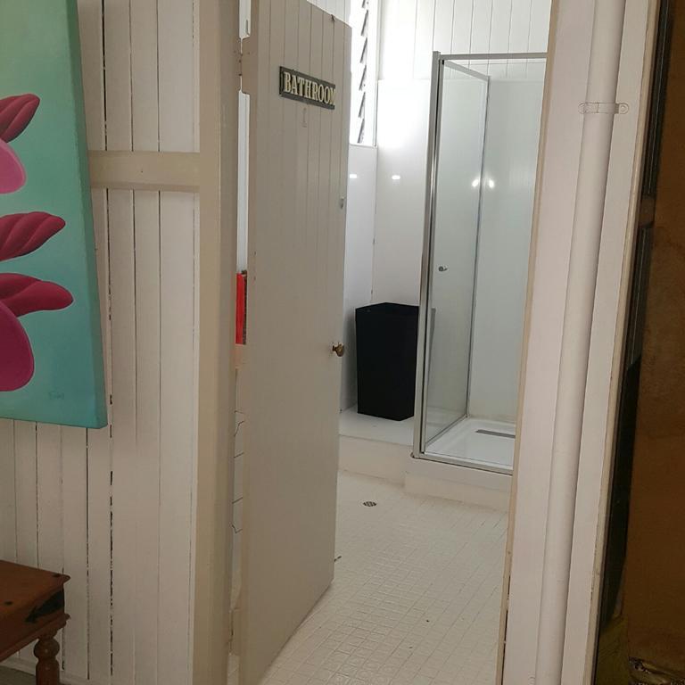 Joes Waterhole Hotel Eumundi Extérieur photo