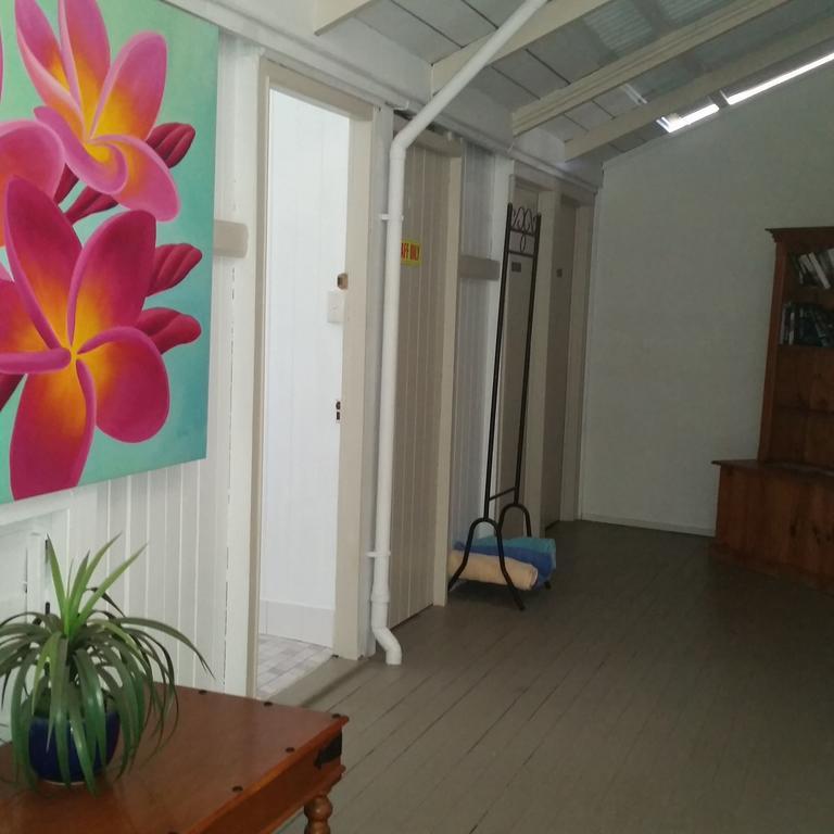 Joes Waterhole Hotel Eumundi Extérieur photo