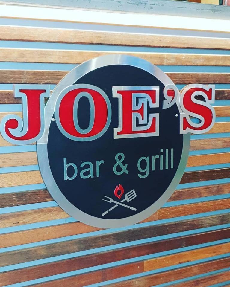 Joes Waterhole Hotel Eumundi Extérieur photo